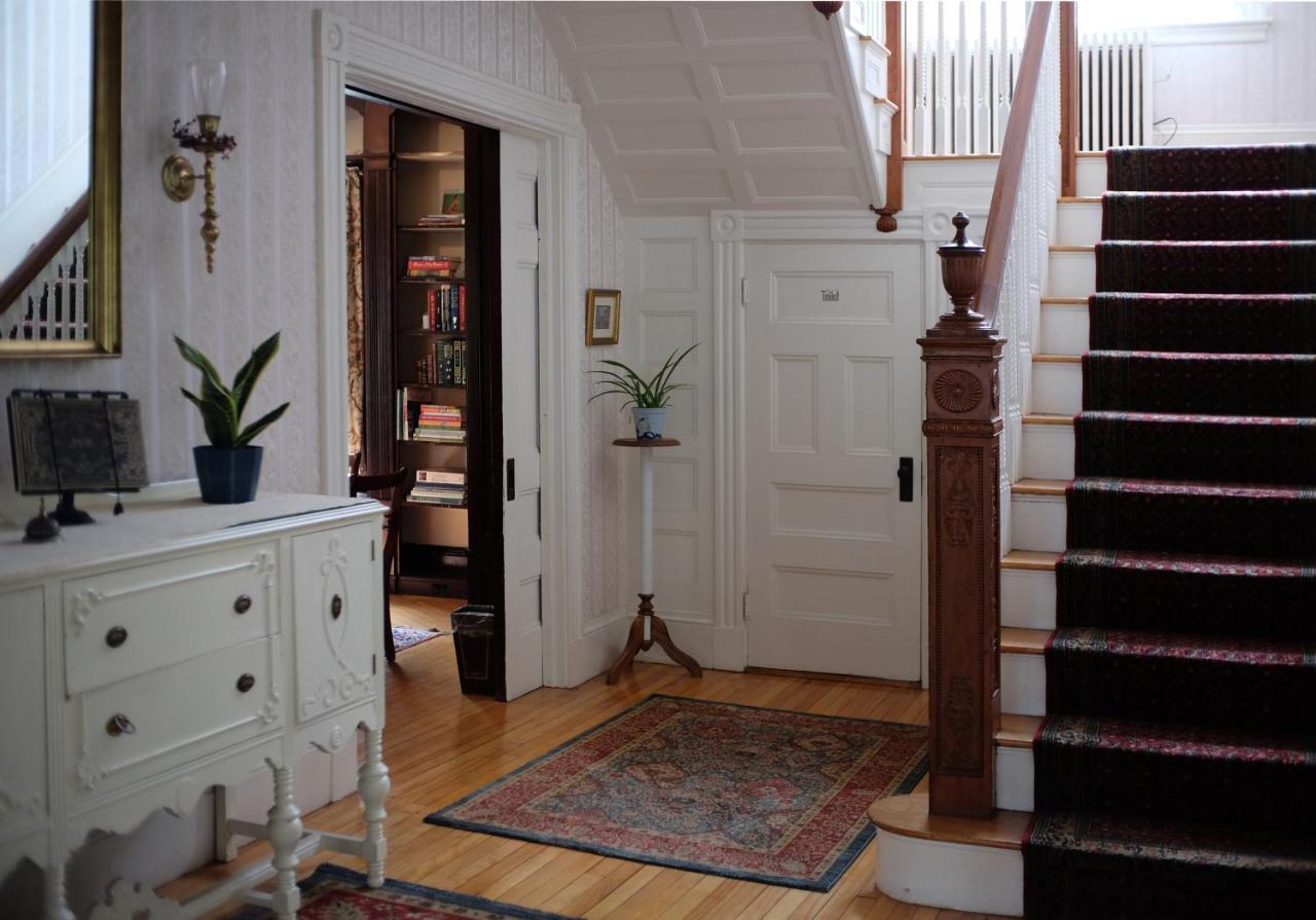 Guilford Bed And Breakfast Exterior photo