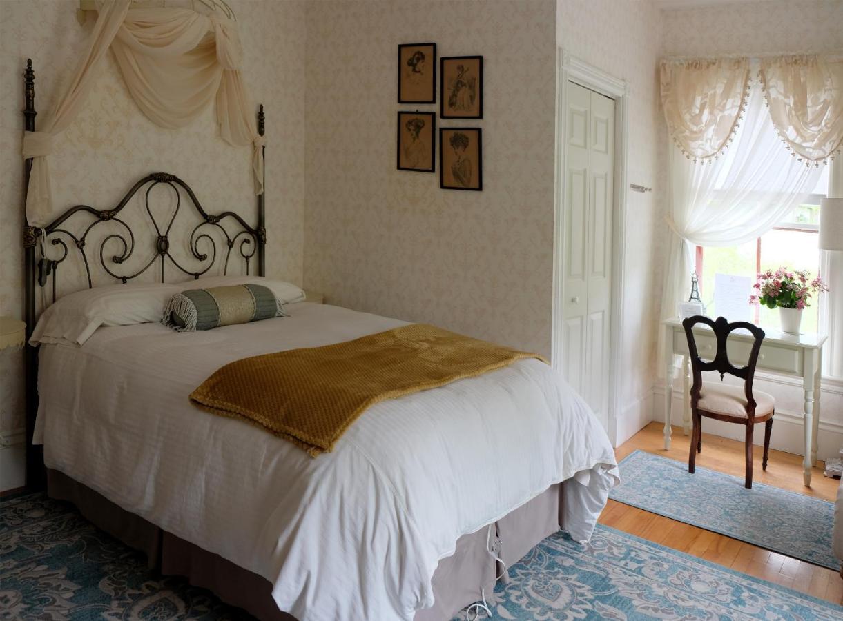Guilford Bed And Breakfast Exterior photo