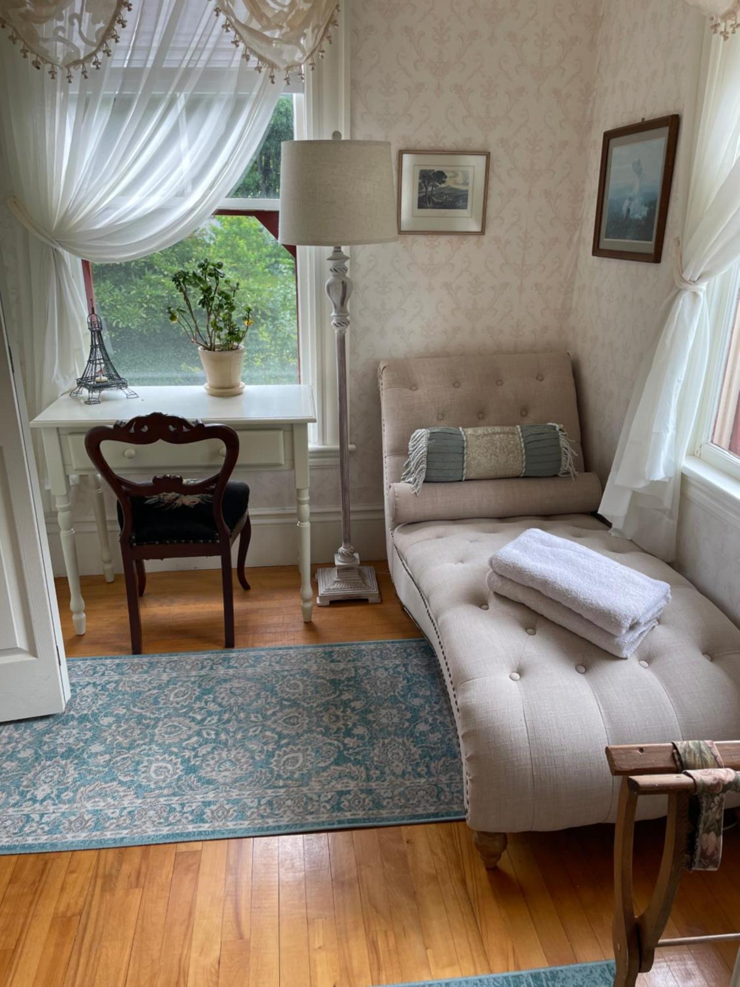 Guilford Bed And Breakfast Exterior photo
